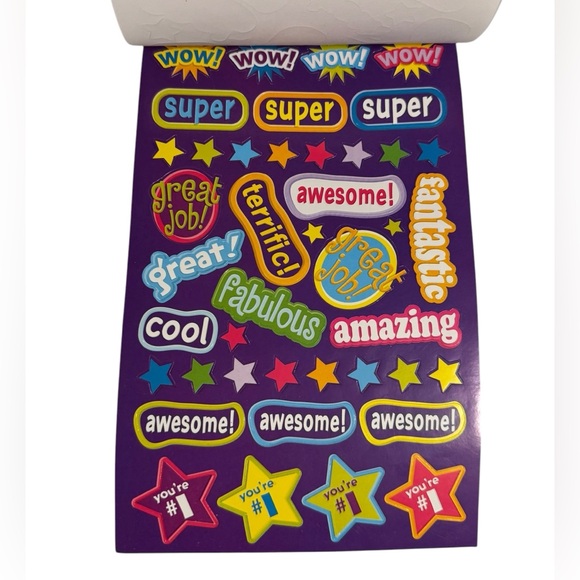 Over 400 Stickers & 4 pencils - Picture 7 of 9